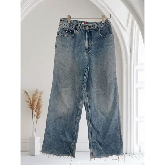 ✨Tommy Hilfiger Raw Hem Light Wash Sz 14 Jeans✨ - Picture 1 of 6